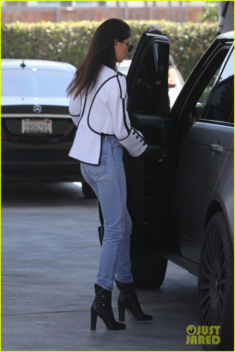 kendall jenner gigi hadid out sunny west hollywood 30