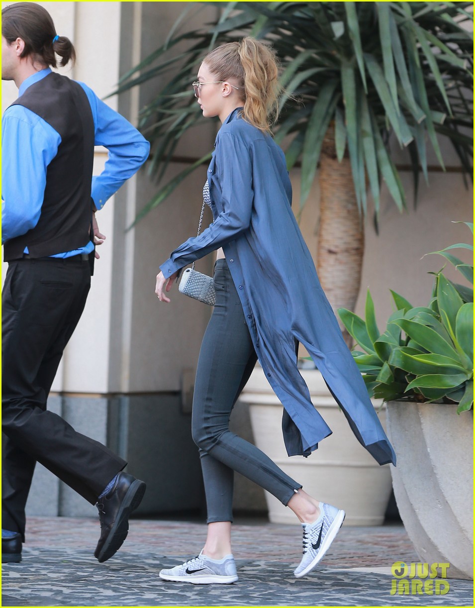 kendall jenner gigi hadid out sunny west hollywood 51