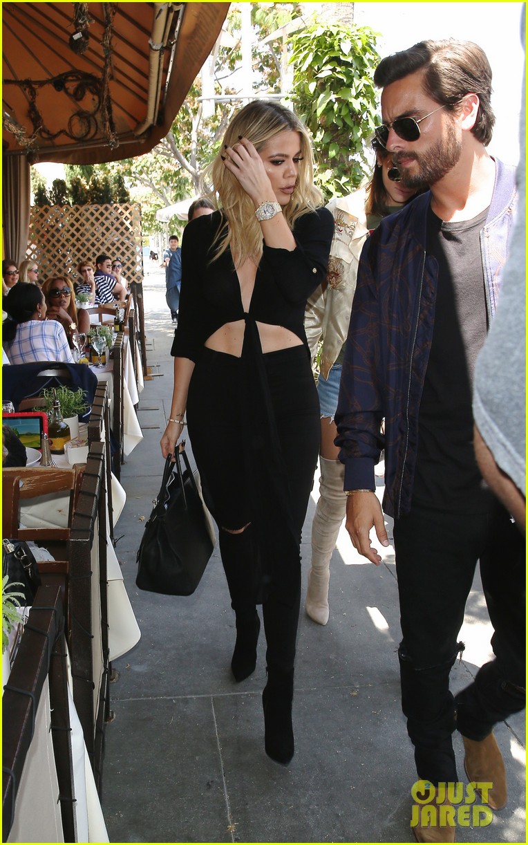 kendall jenner khloe kardashian il pastaio lunch 27