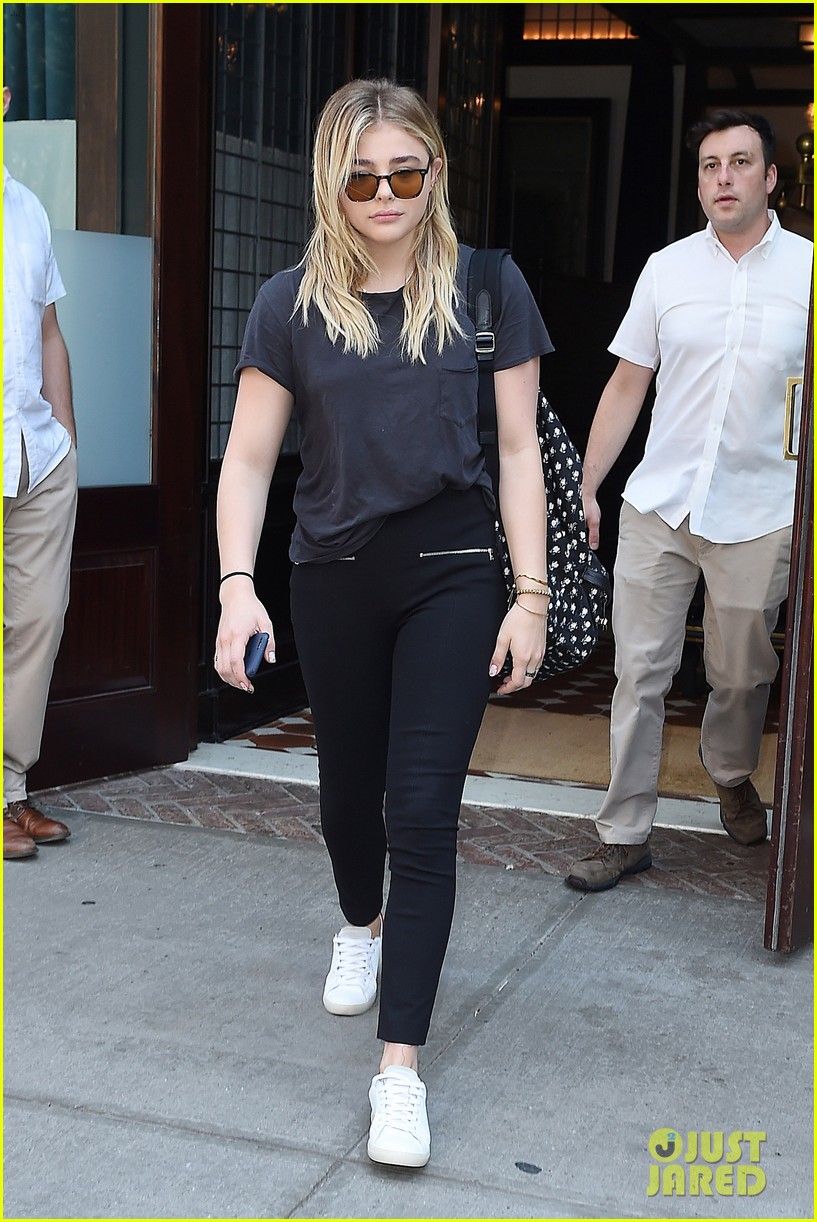 chloe moretz wanted to get plastic surgery at 16 08