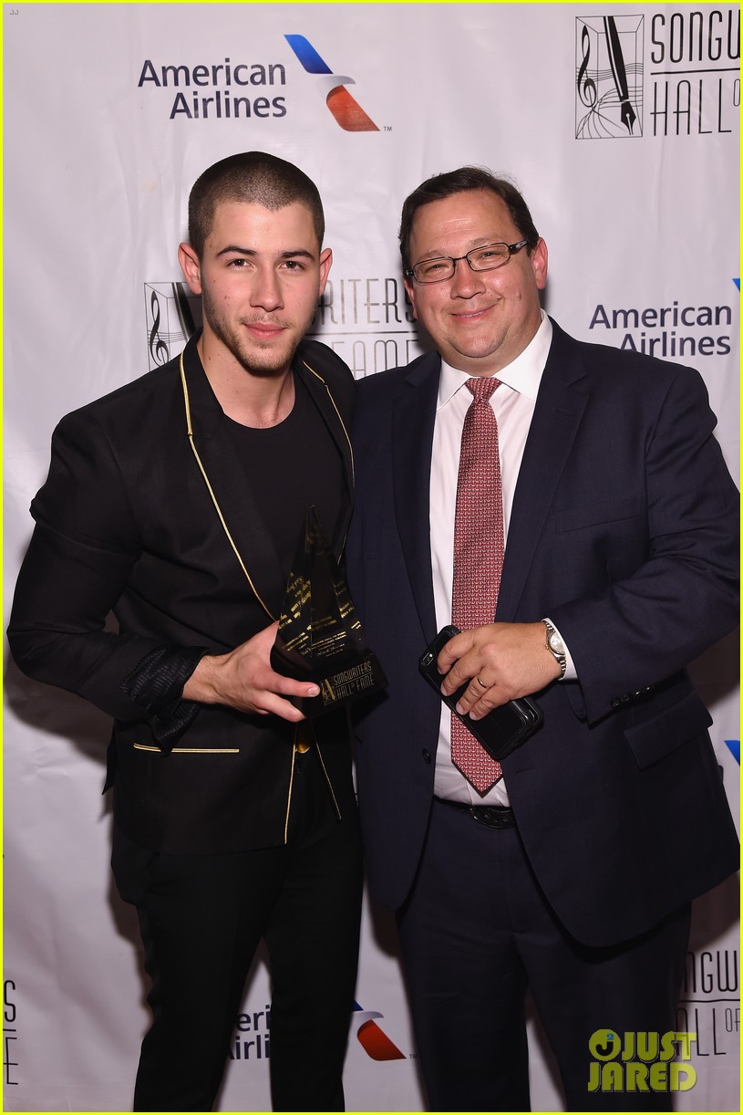 nick jonas gets honored at songwriters hall of fame gala 11