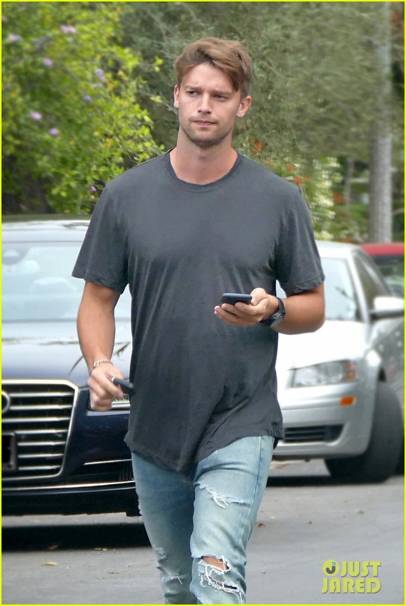 patrick schwarzenegger steps out after memorial day with abby champion 10