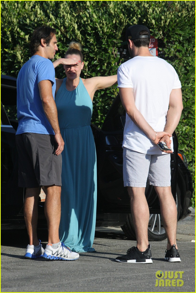 Pregnant Peta Murgatroyd Shows Off Her Bare Baby Bump! Photo 986952(02)