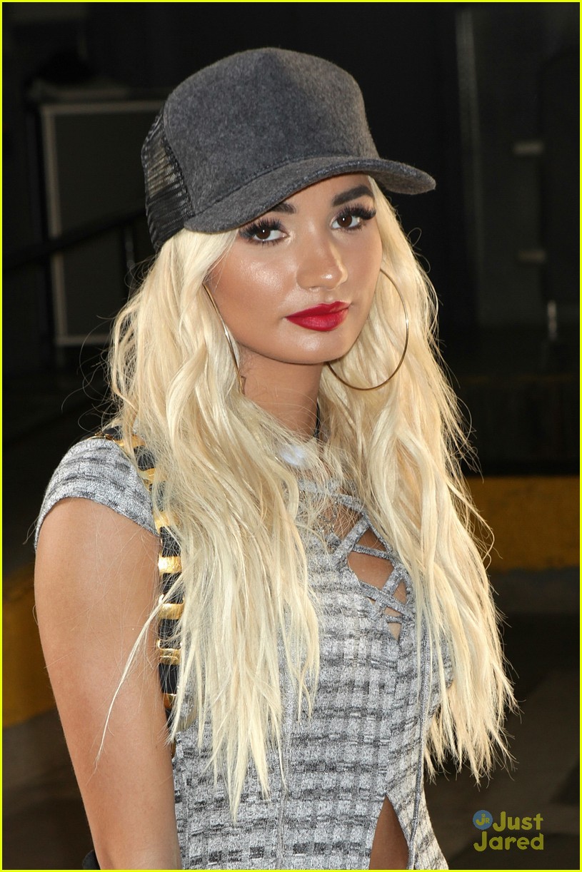 pia mia never intended to be full blonde 06