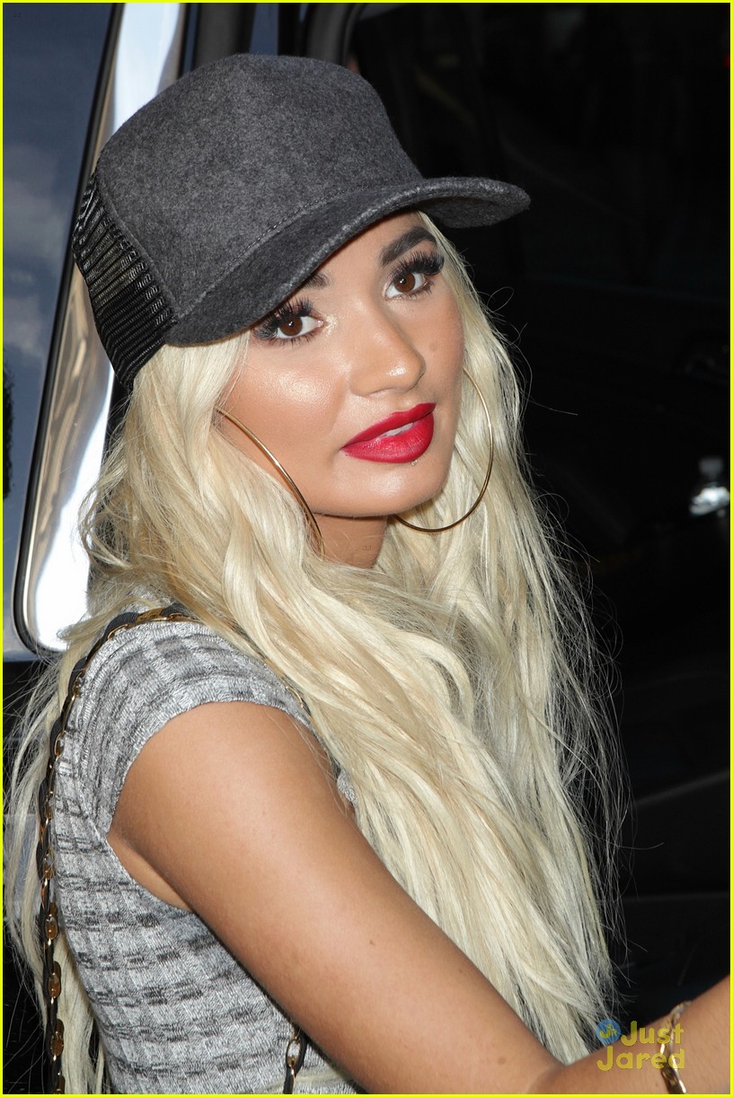 pia mia never intended to be full blonde 08
