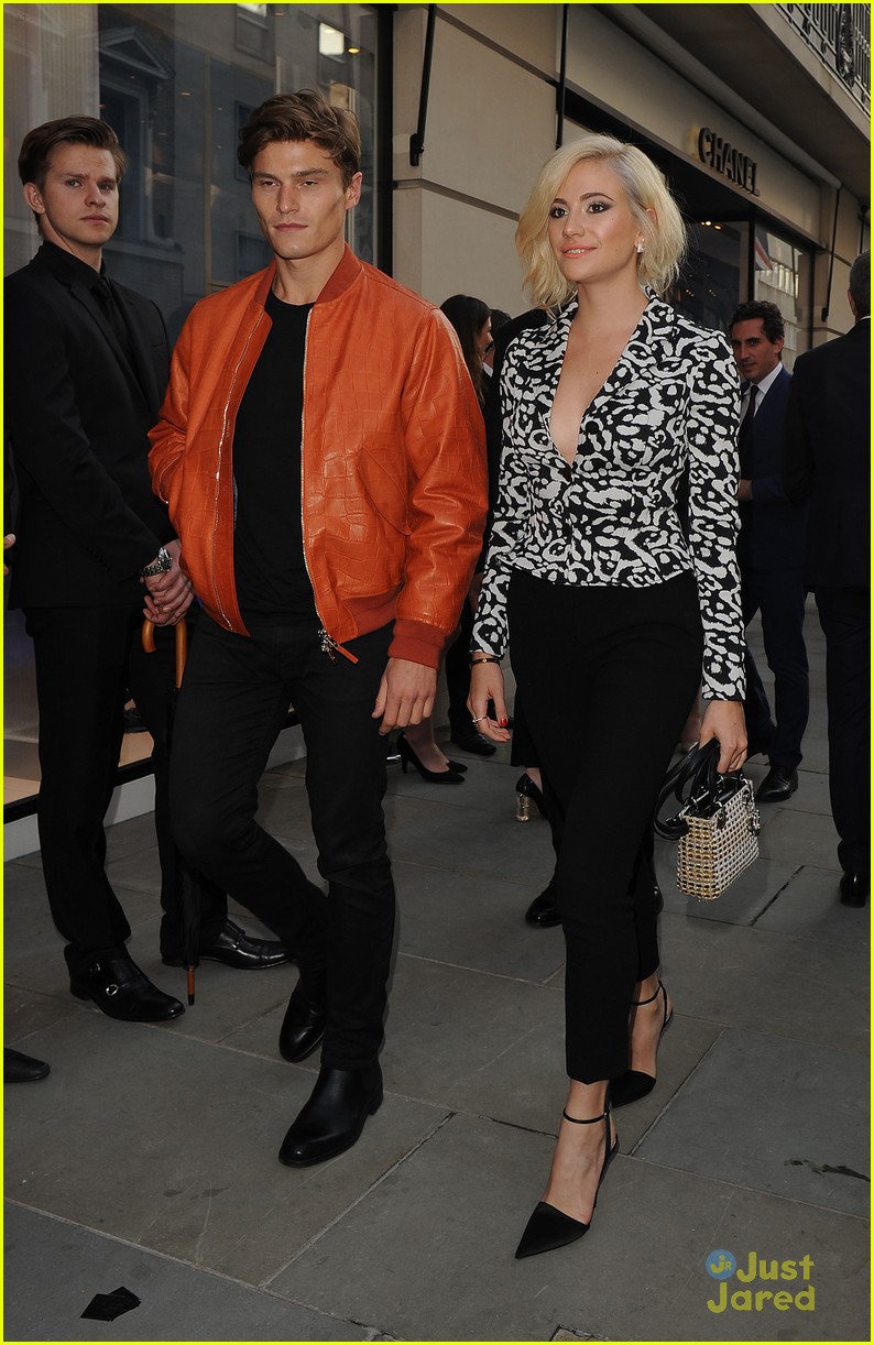 pixie lott oliver cheshire dior party nyc move plans 01