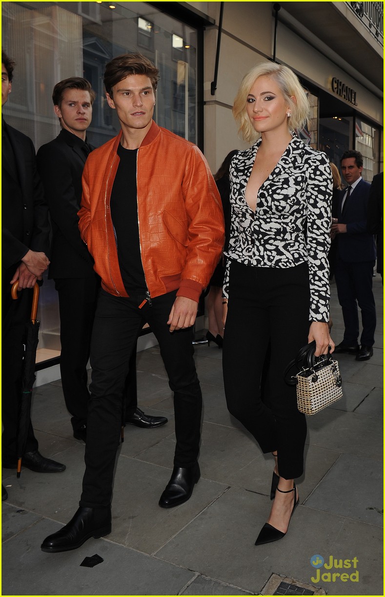 pixie lott oliver cheshire dior party nyc move plans 08