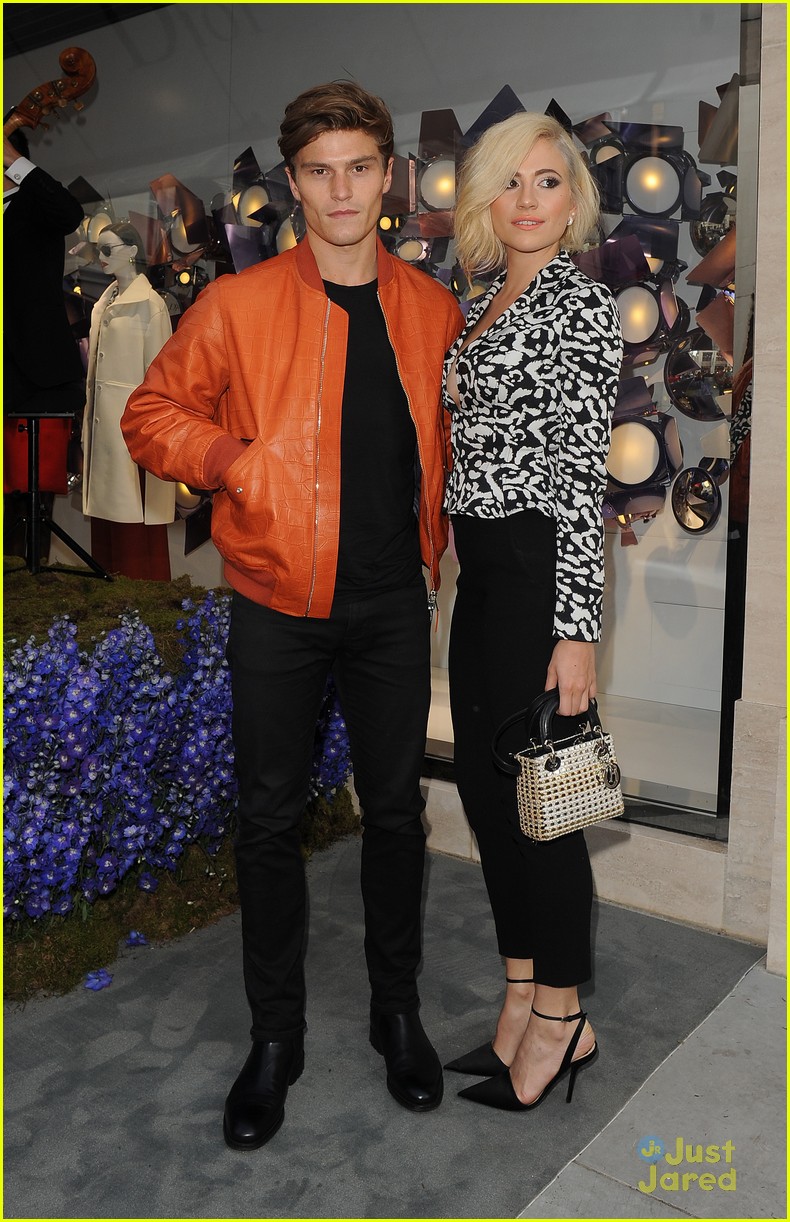 pixie lott oliver cheshire dior party nyc move plans 10