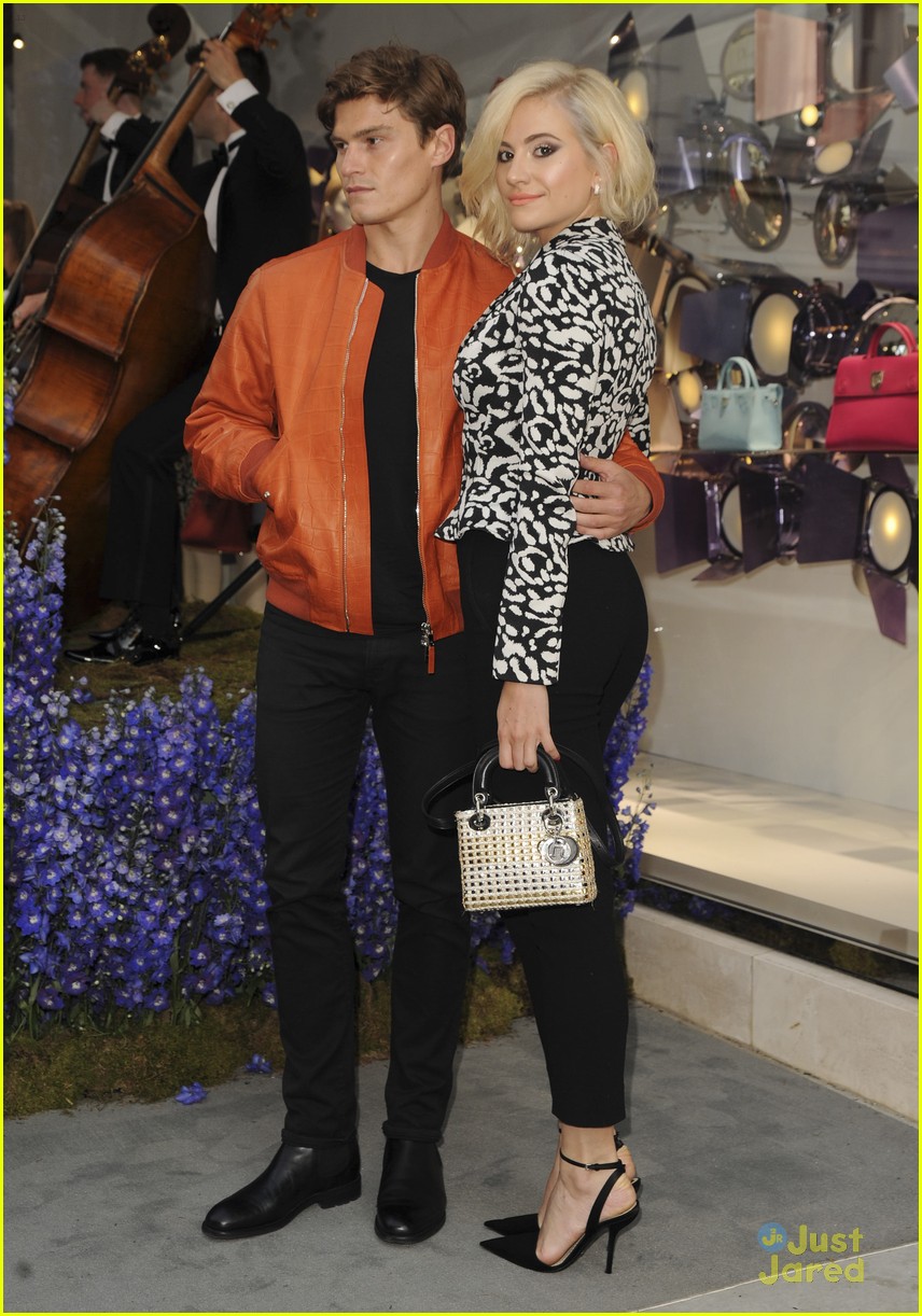 pixie lott oliver cheshire dior party nyc move plans 15