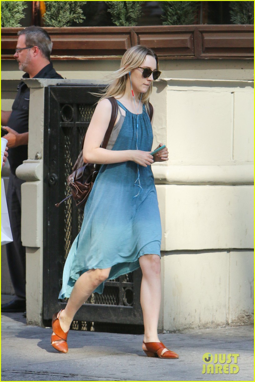 saoirse ronan steps out in nyc summer look 12