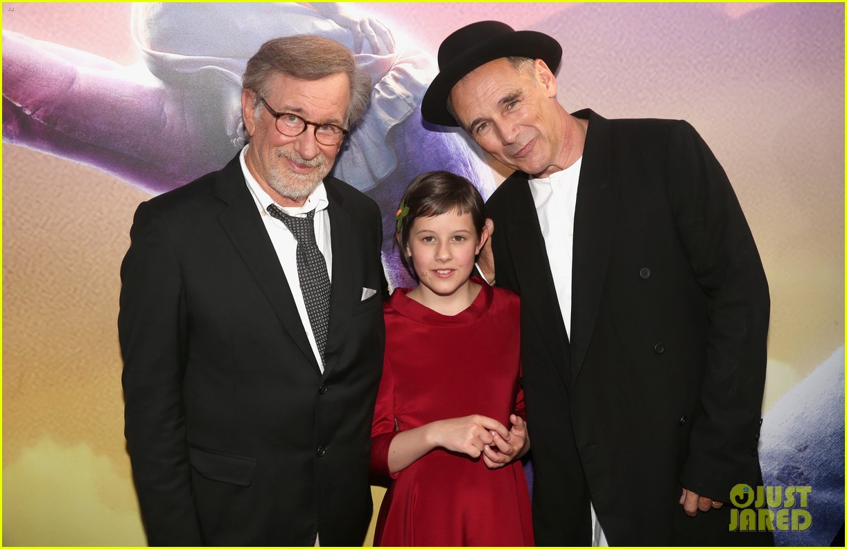 ruby barnhill brings the bfg to hollywood 14