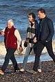 taylor swift tom hiddleston walk the beach with his mom 14