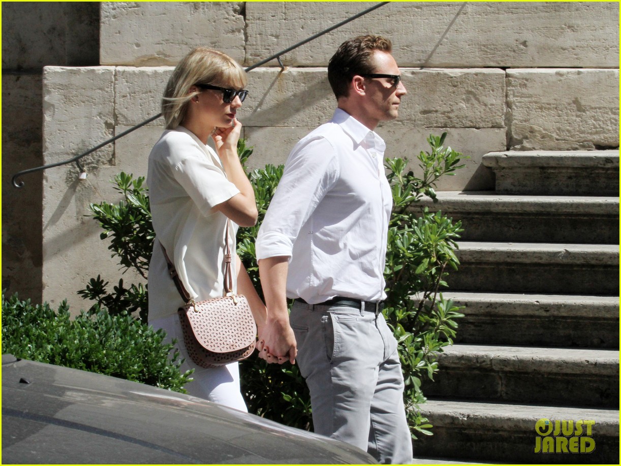 taylor swift tom hiddleston rome helicopter 02