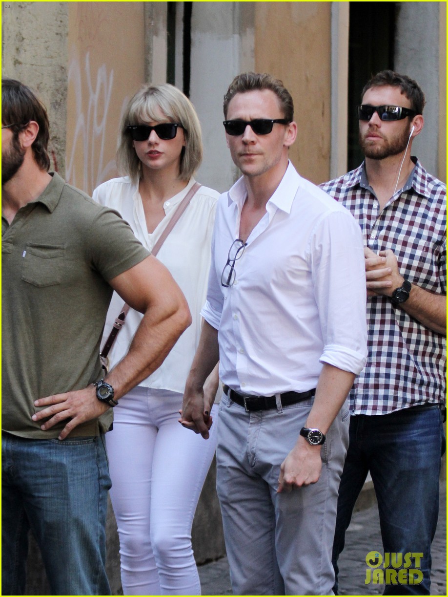 taylor swift tom hiddleston rome helicopter 04