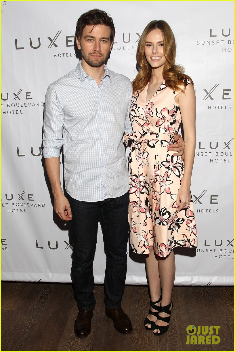 torrance coombs alyssa campanella couple up at summer dinner party 01
