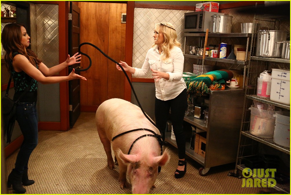 young hungry piggy stills 05