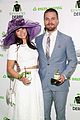 stephen amell slams fan fake marriage claims 04