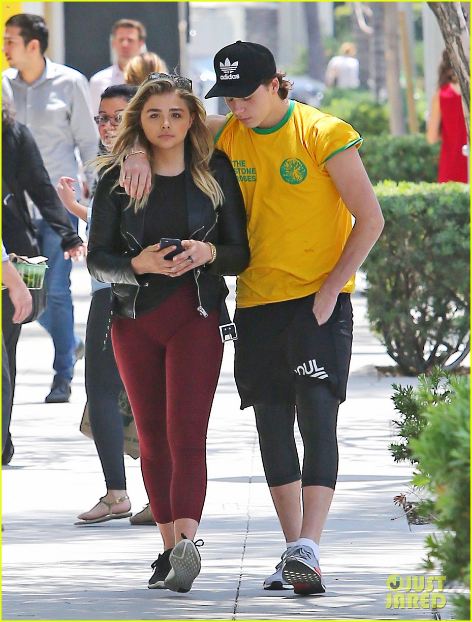 Brooklyn Beckham & Chloe Moretz Enjoy a Cute Afternoon Lunch Date!: Photo  990653, Brooklyn Beckham, Chloe Moretz Pictures