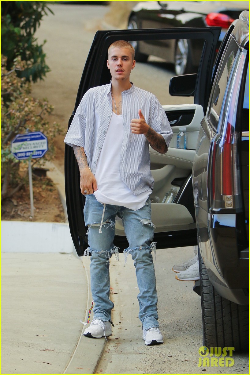 justin bieber parties in malibu over the weekend02016