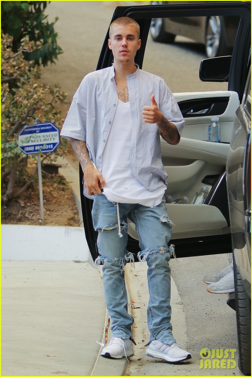 justin bieber parties in malibu over the weekend202