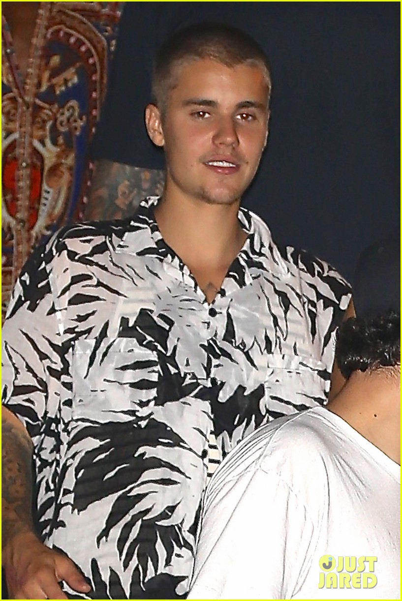 justin bieber parties in malibu over the weekend303