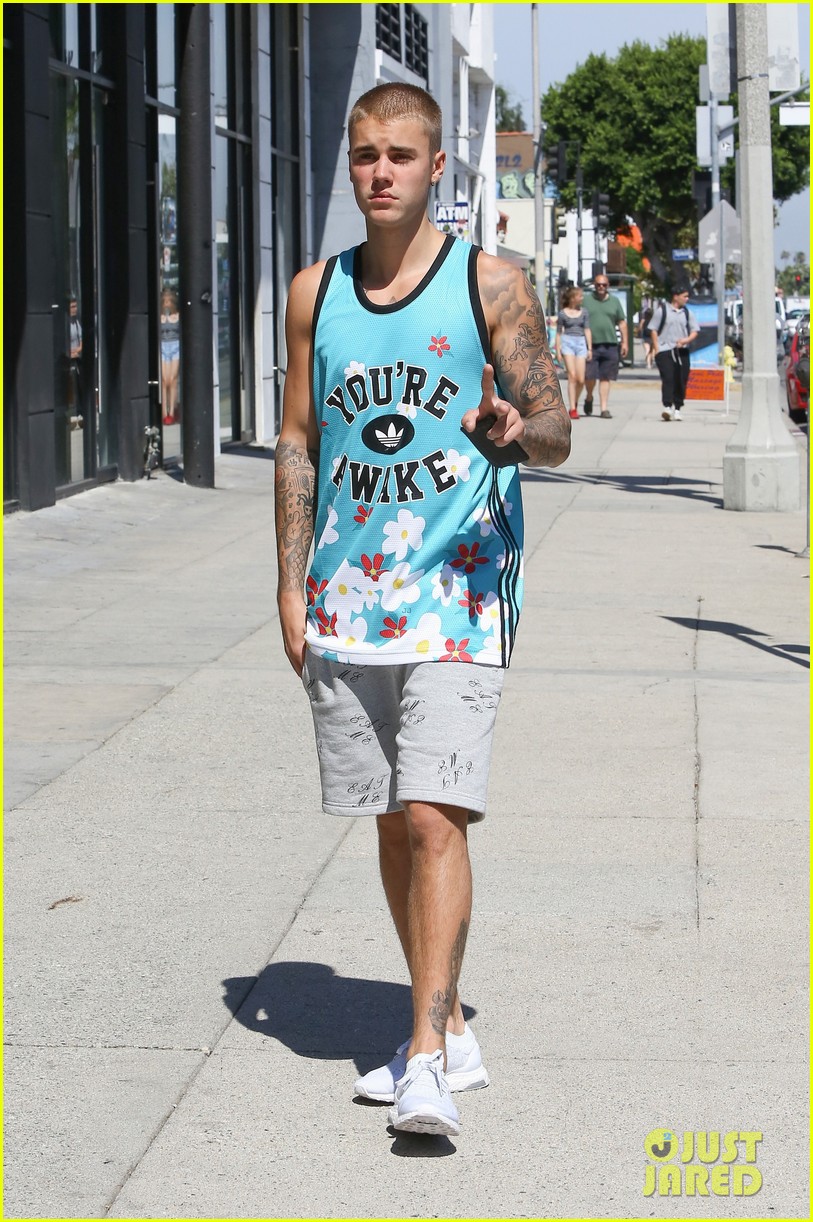 justin bieber lunch ralphs west hollywood 06