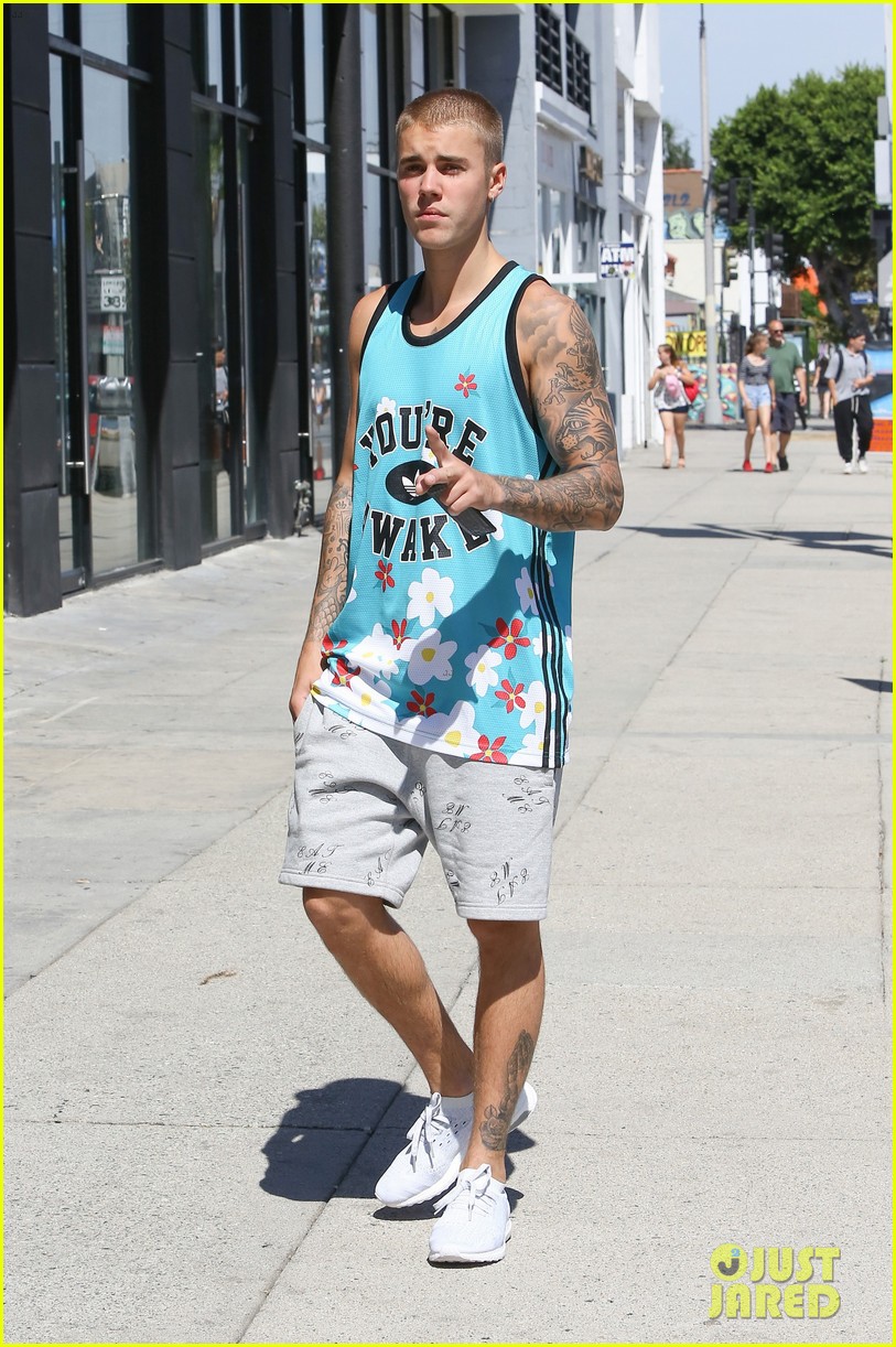 justin bieber lunch ralphs west hollywood 09