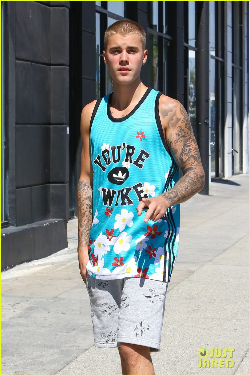justin bieber lunch ralphs west hollywood 13