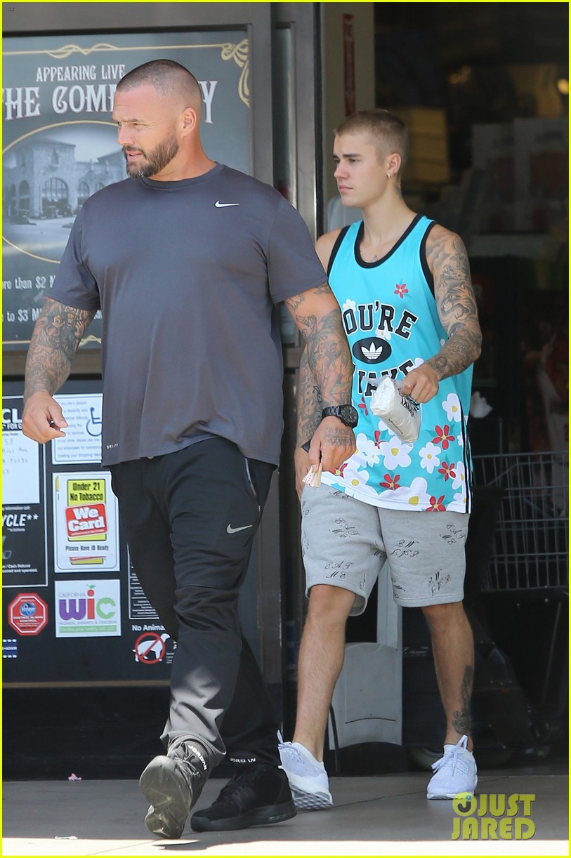 justin bieber lunch ralphs west hollywood 19