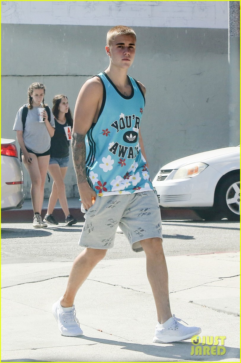 justin bieber lunch ralphs west hollywood 21