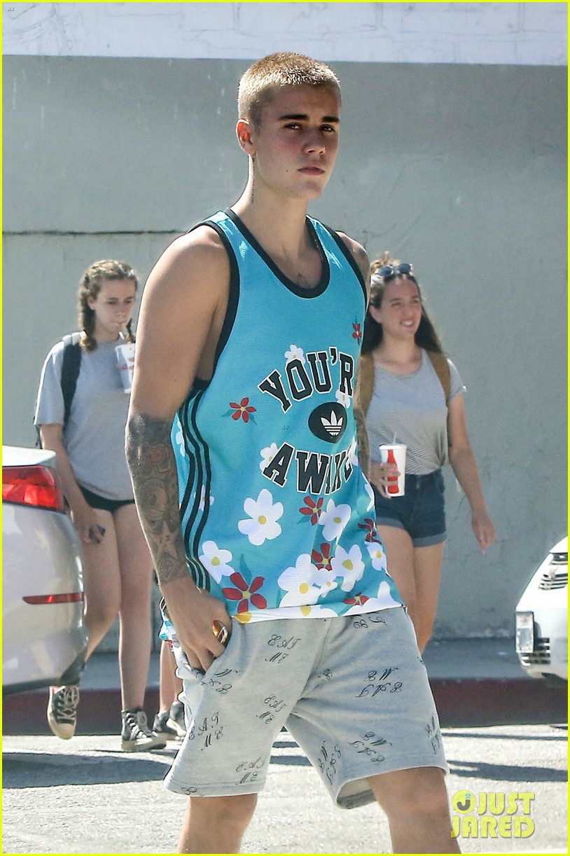 justin bieber lunch ralphs west hollywood 24