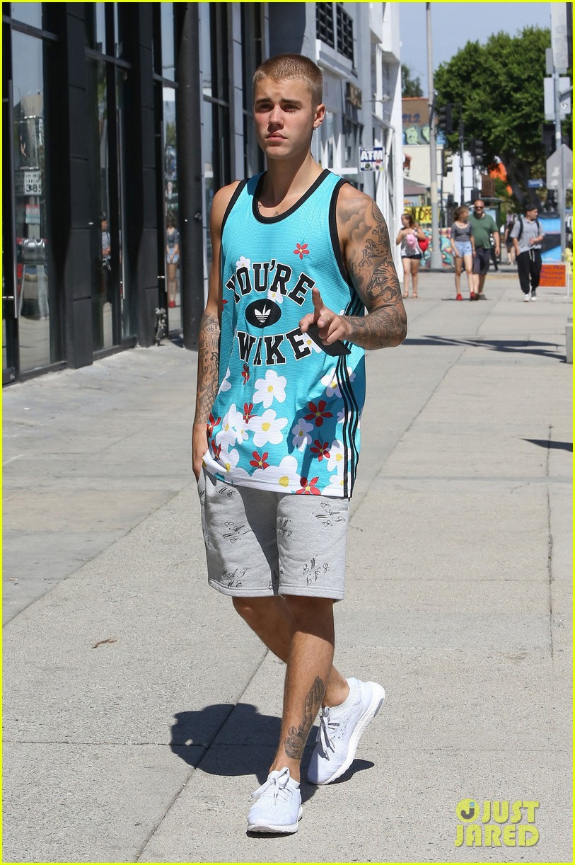 justin bieber lunch ralphs west hollywood 26