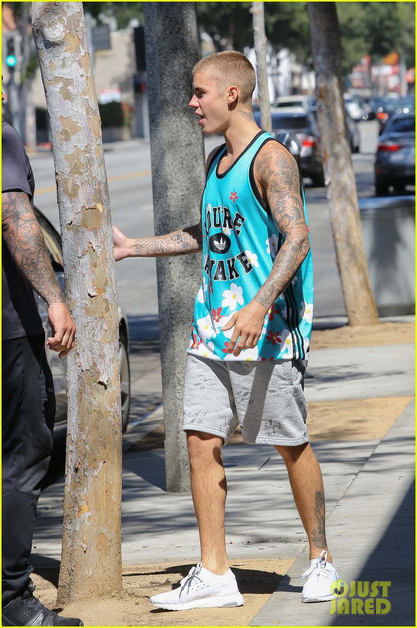 justin bieber lunch ralphs west hollywood 35