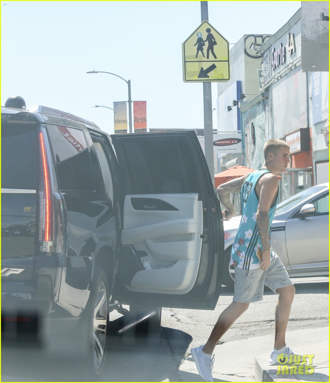 justin bieber lunch ralphs west hollywood 36