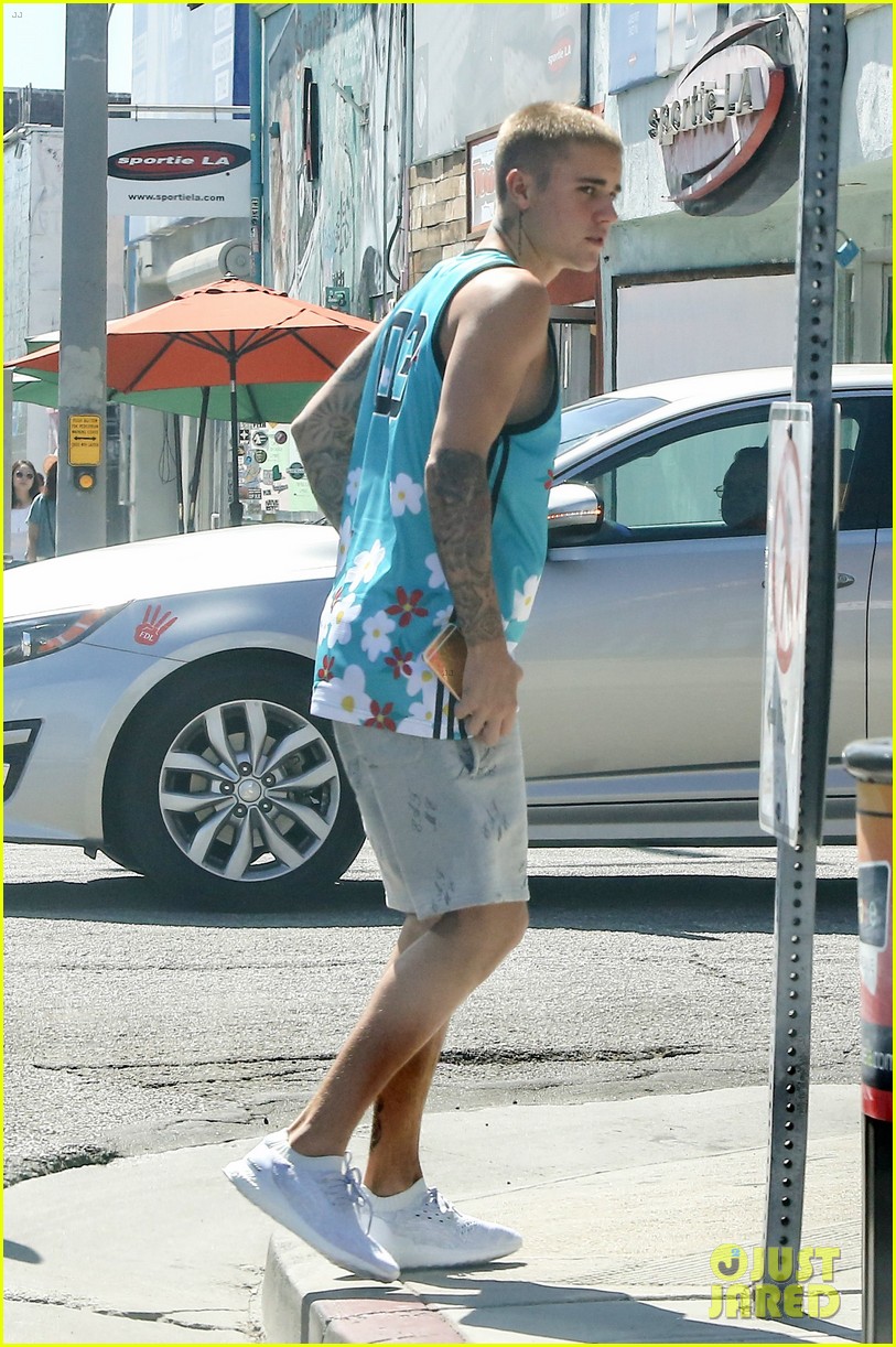 justin bieber lunch ralphs west hollywood 37