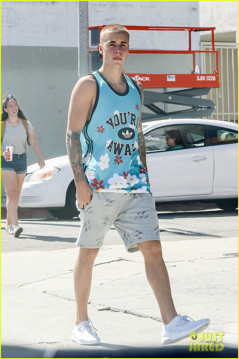justin bieber lunch ralphs west hollywood 38