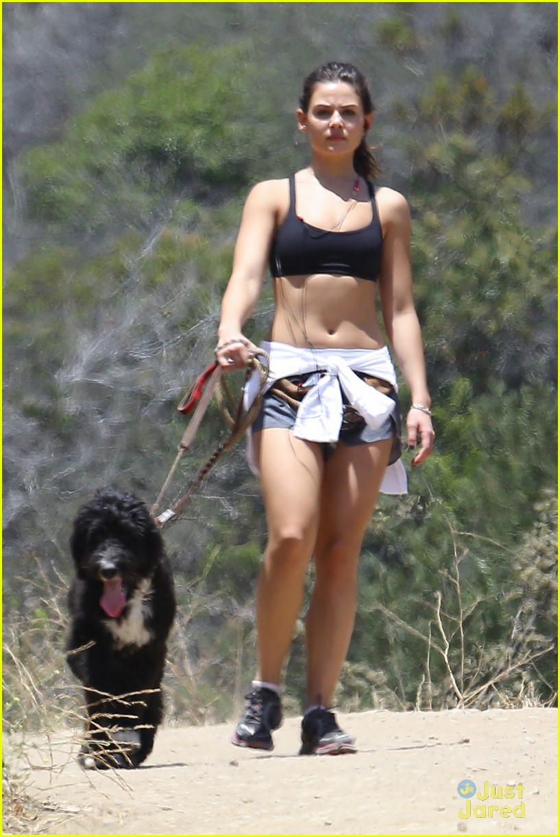 danielle campbell hike with her dogs 02