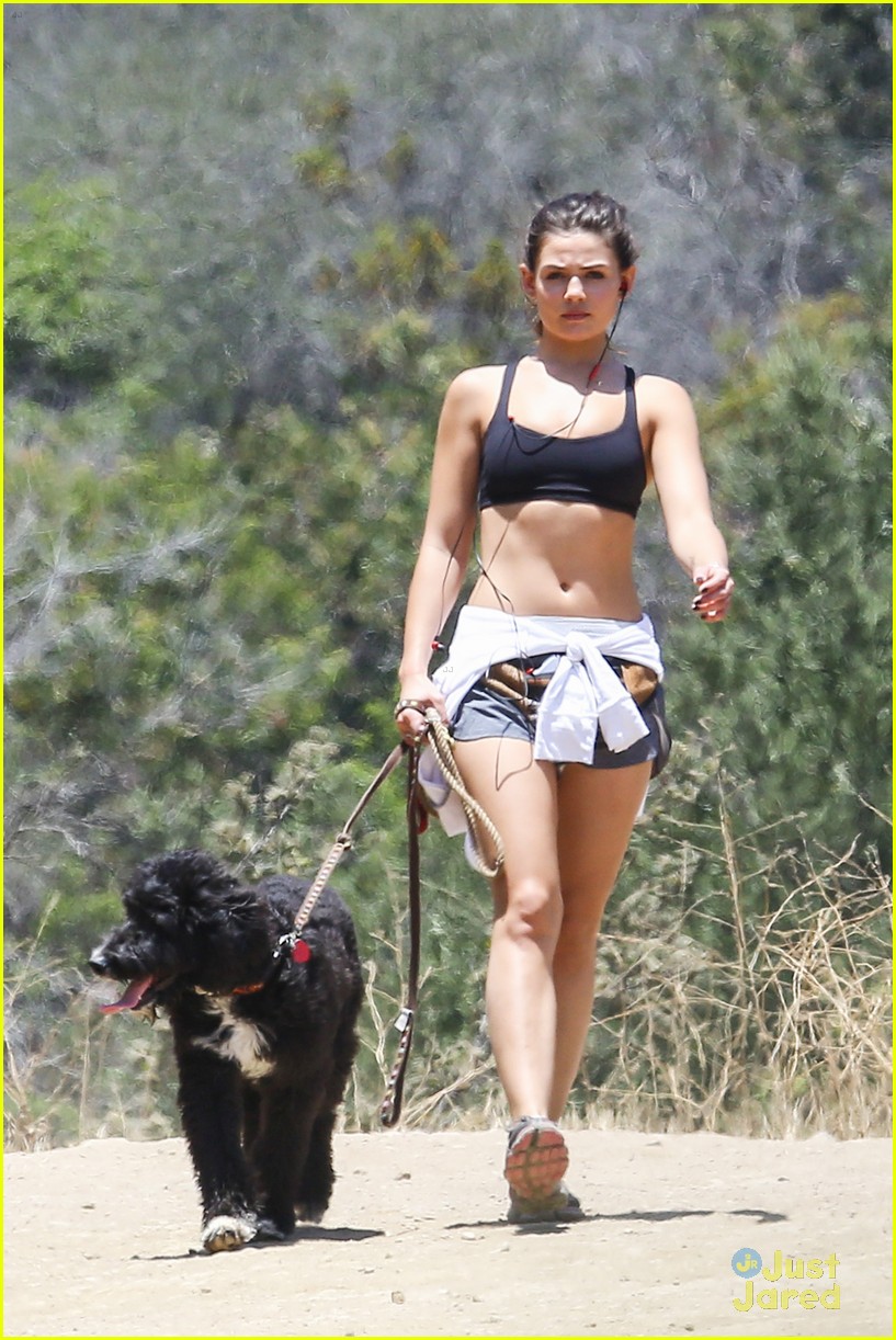 danielle campbell hike with her dogs 07