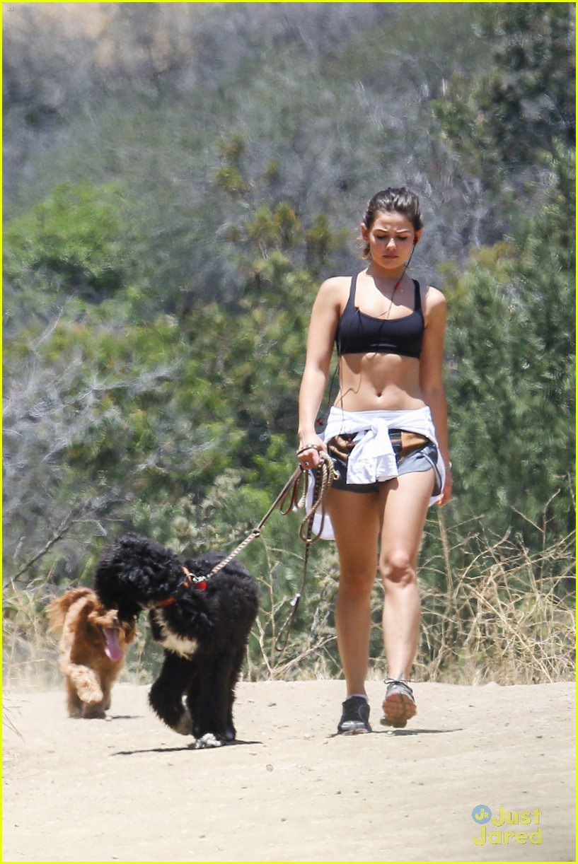 danielle campbell hike with her dogs 26