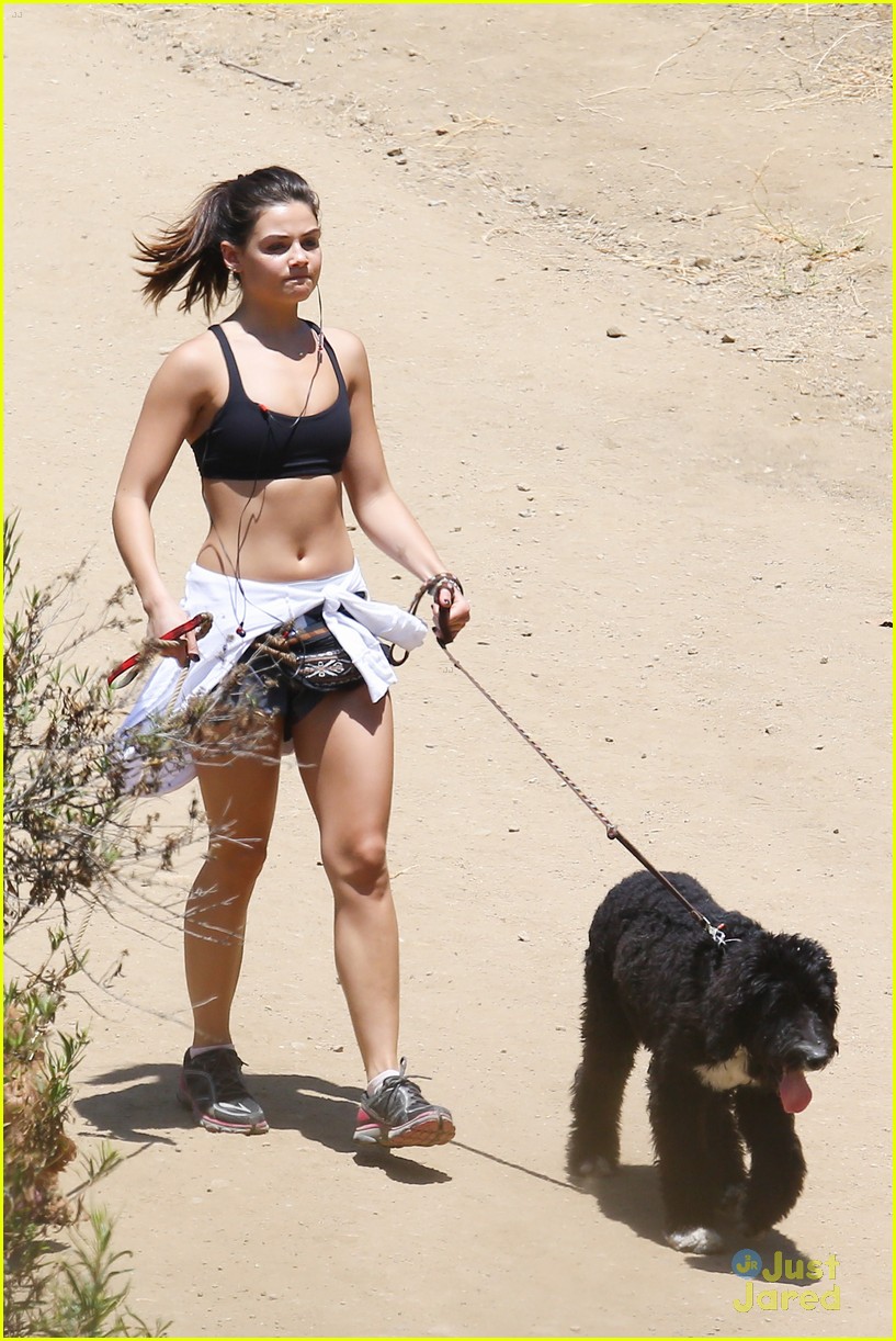 danielle campbell hike with her dogs 36