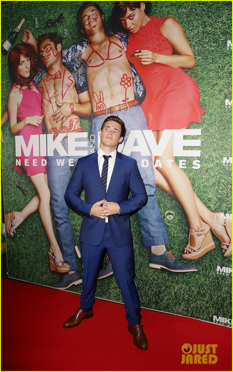 zac efron says mike dave need wedding dates is not a chick flick 07