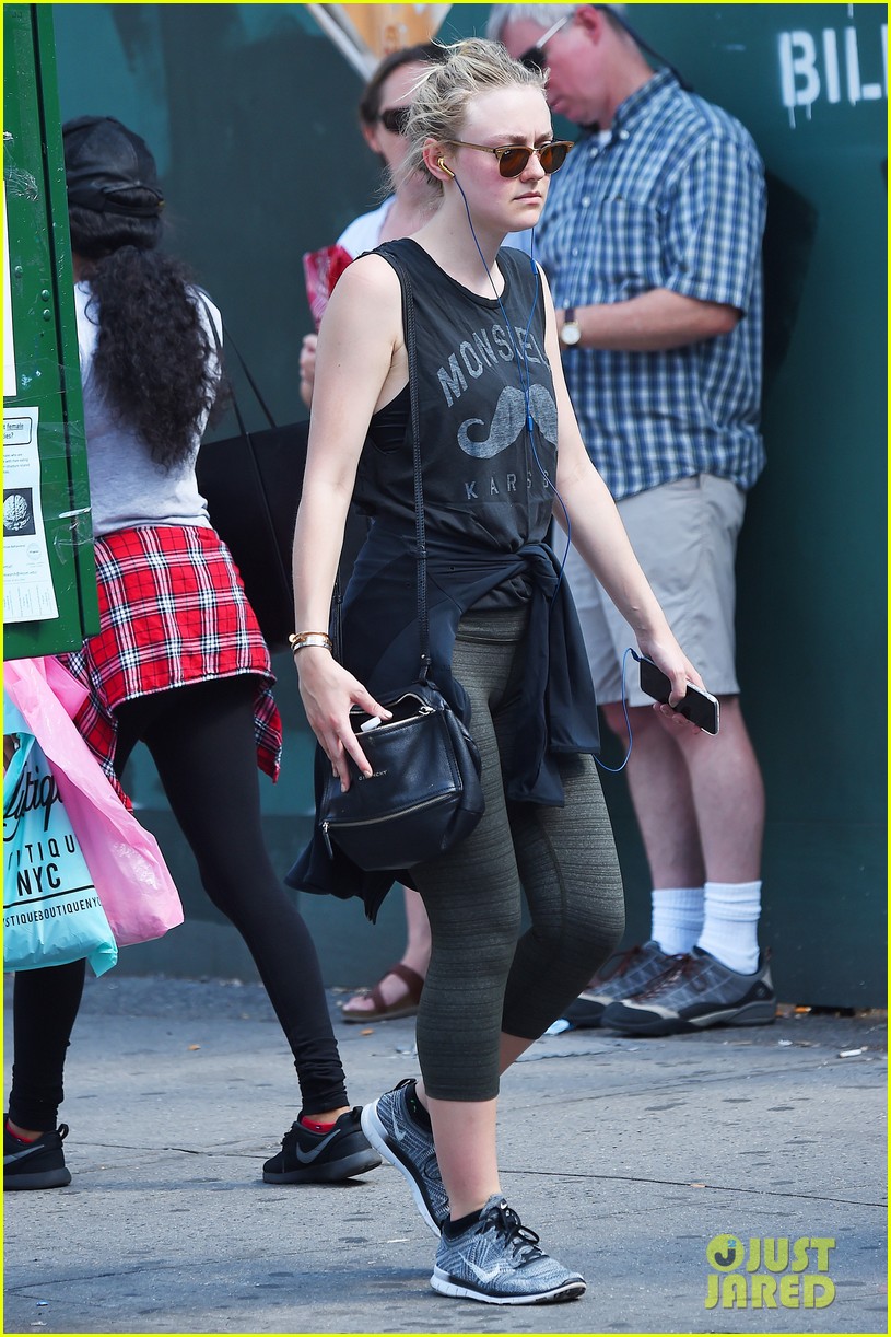 dakota and elle fanning step out separately over the weekend01214