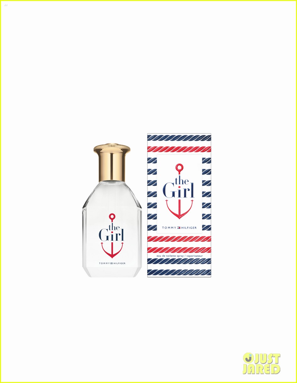 gigi hadid lax flight out girl fragrance pics 16