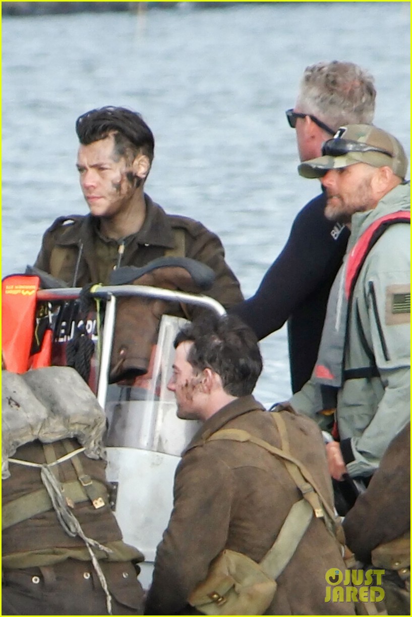 harry styles rumored more lines dunkirk set 11