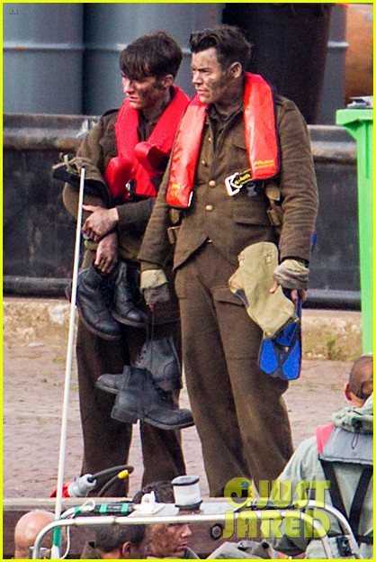 harry styles gets dirty on the set of dunkirk 03