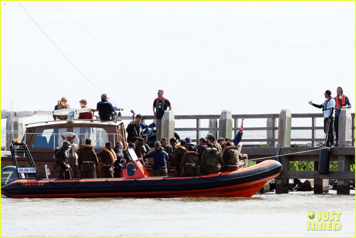 harry styles gets dirty on the set of dunkirk 26
