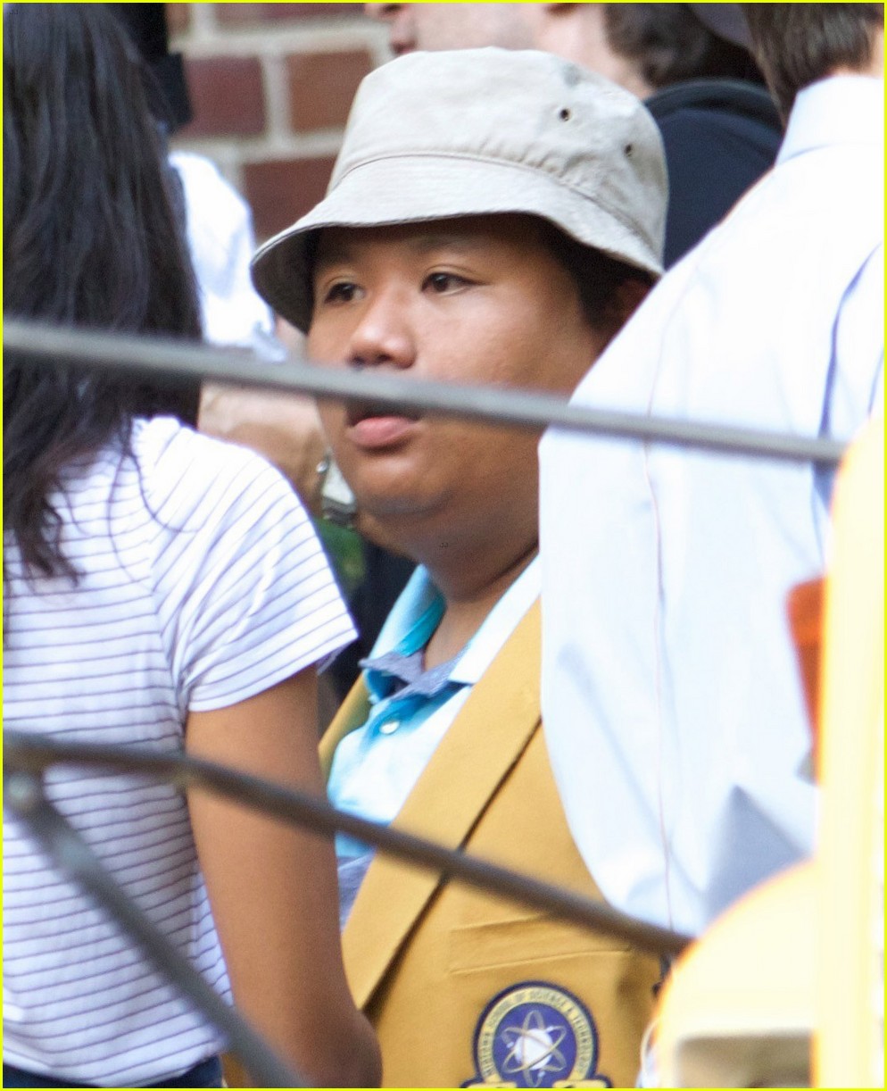 tom holland spotted on spider man set with newcomer jacob batalon 04