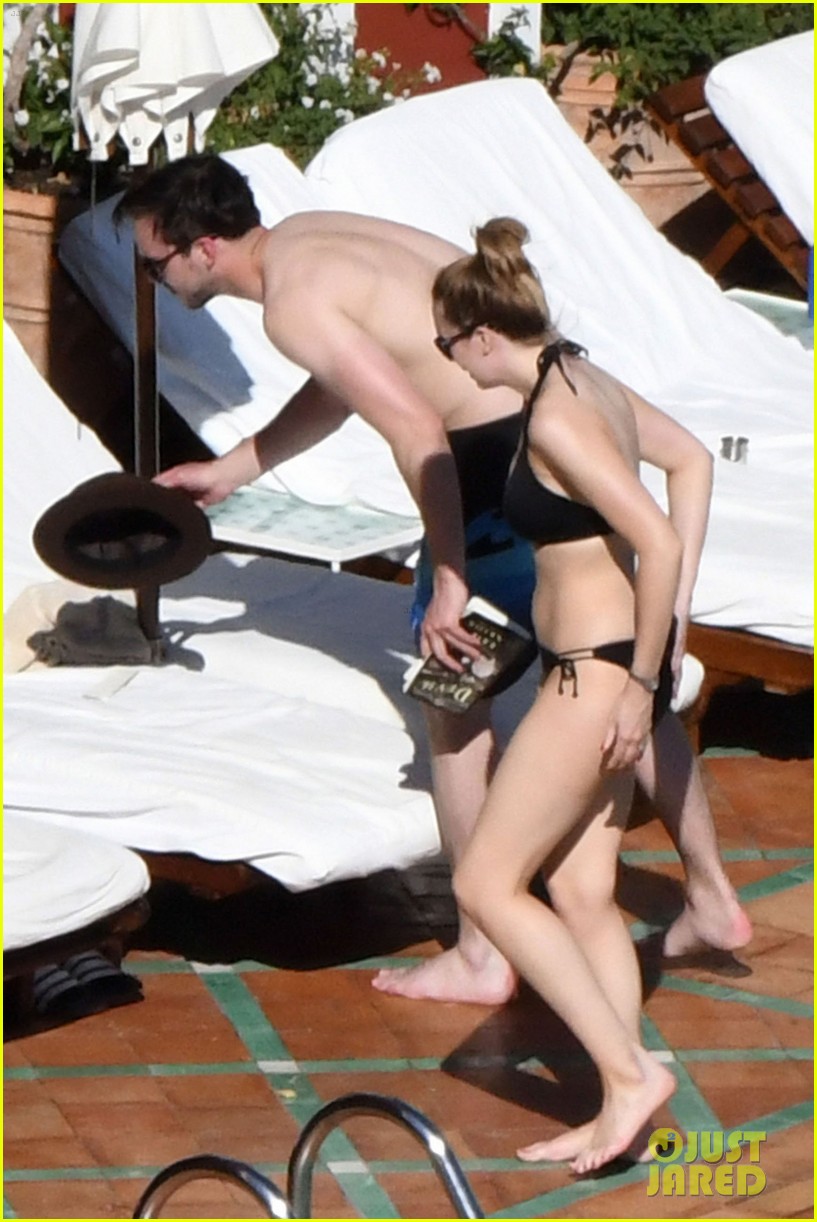 nicholas hoult shirtless by the pool 06