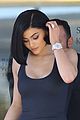 kylie jenner debuts her new short haircut 02