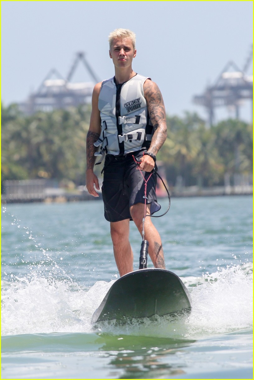justin bieber hangs on yacht brother jaxon and female friend 20